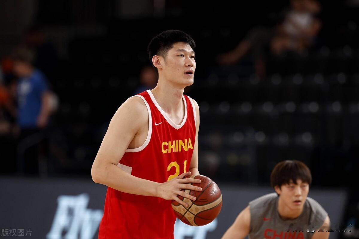 中国男篮首发阵容打的是真拉，远远不如替补阵容！

开局一上来，被人家打了个8-1