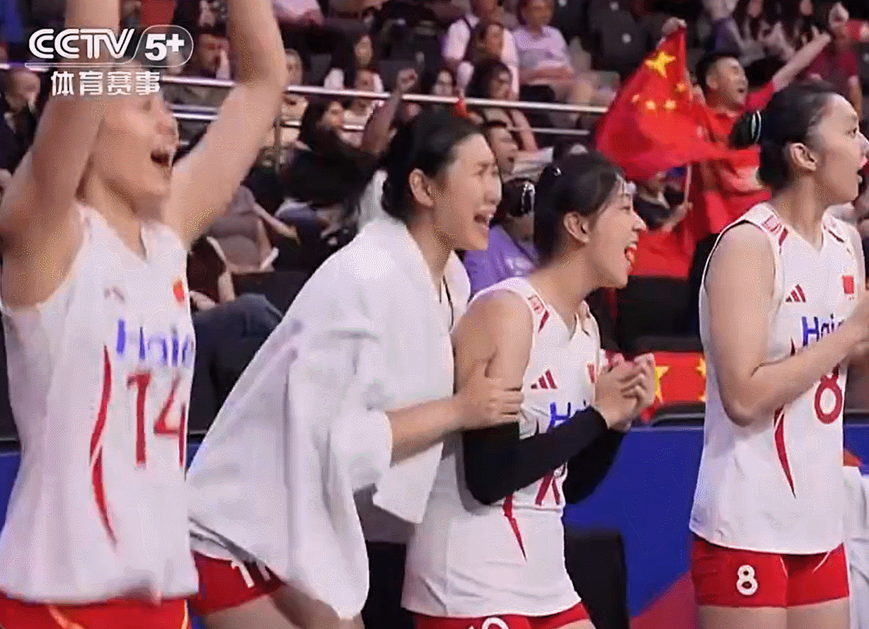 中国女排vs法国女排2026年世界女排联赛第一局，中国队25-18法国队打得很稳