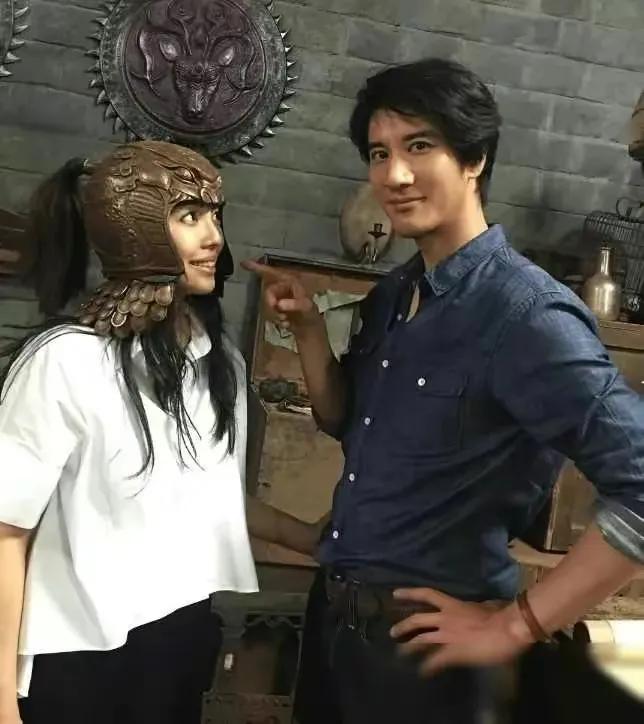 没想到至今还有人觉得李靓蕾发“小作文”是为了利用舆论多争家产……

嗐，别搞笑了