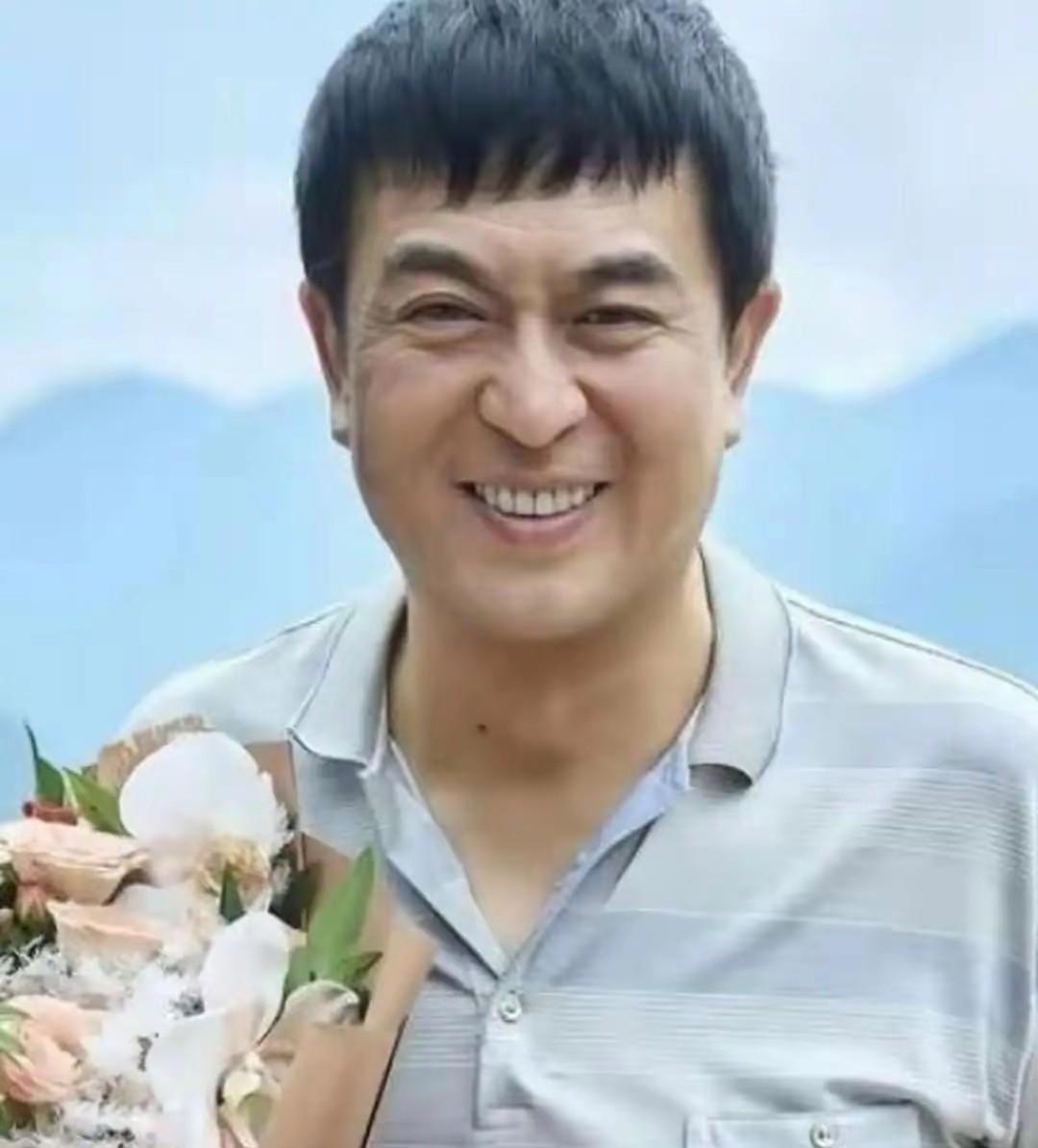 一米七八的西北汉子，在片场被一个女演员的眼神压得不敢吱声。
这事儿搁谁身上都得琢