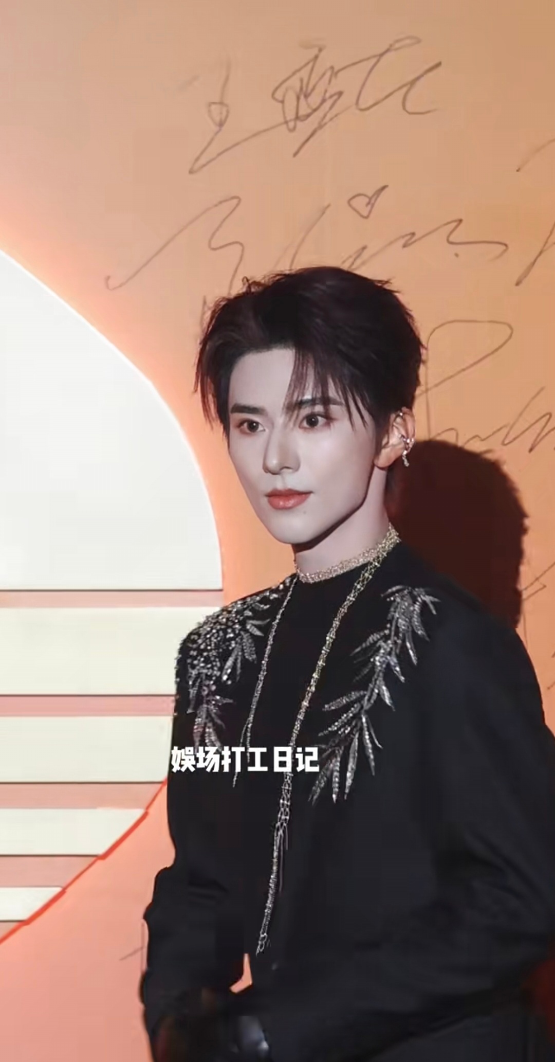 造型师你出来我们谈谈，我庭睿哥哥又被害了