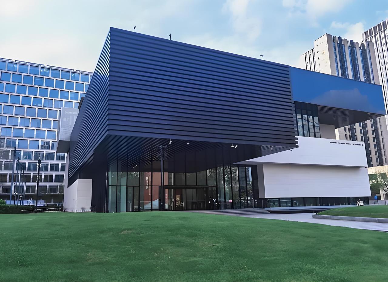 打卡程十发美术馆｜德艺双馨，才是真正的大家风范

今天走进上海中国画院程十发美术