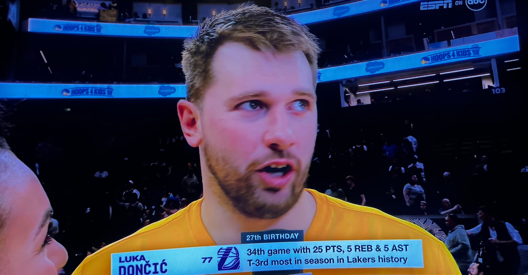 🎙️东契奇赛后谈湖人三巨头正越来越好🍔：是啊，就像你说的，我们只能一场一场地