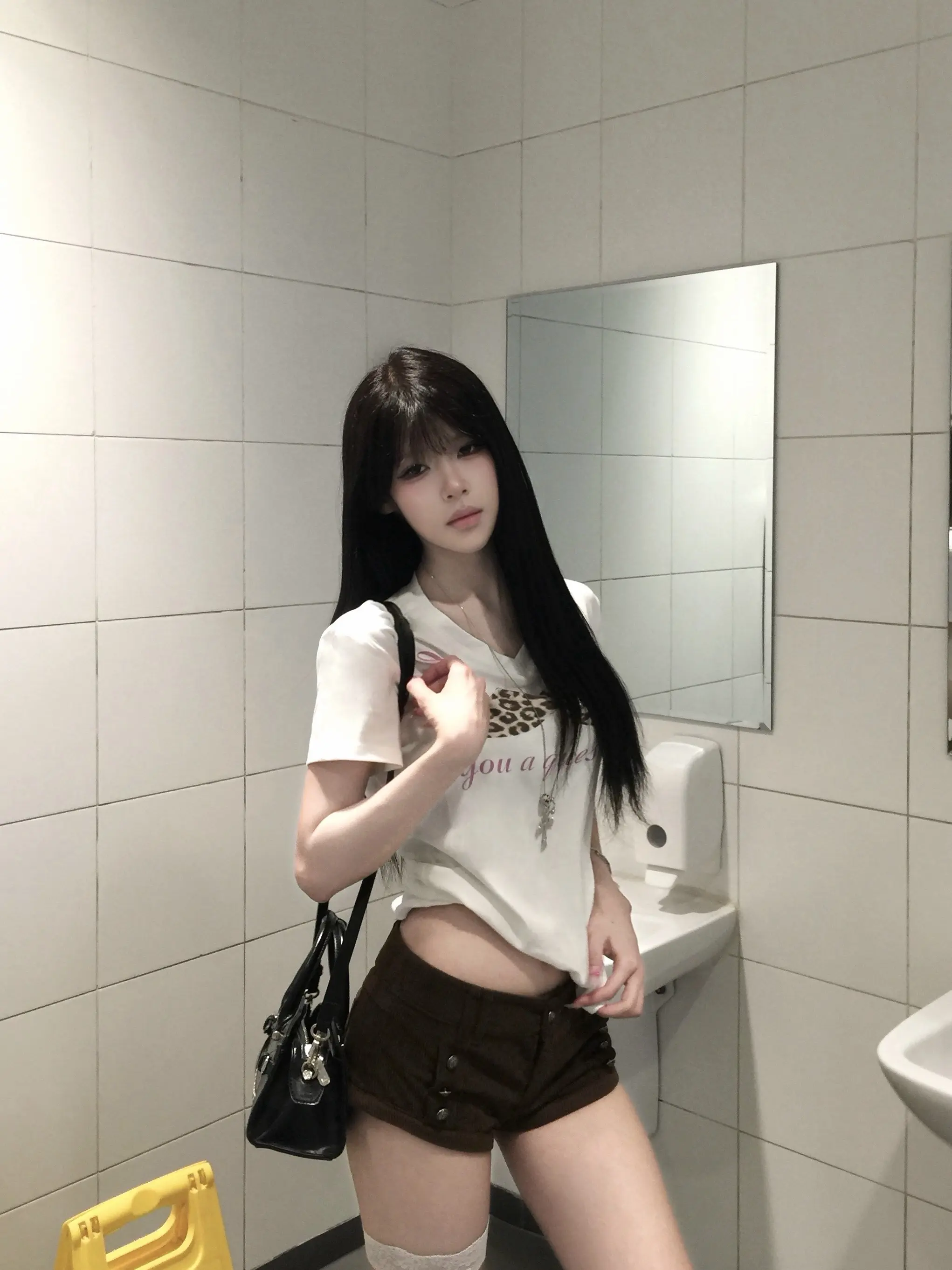 我们的世界为什么不能只有彼此呢