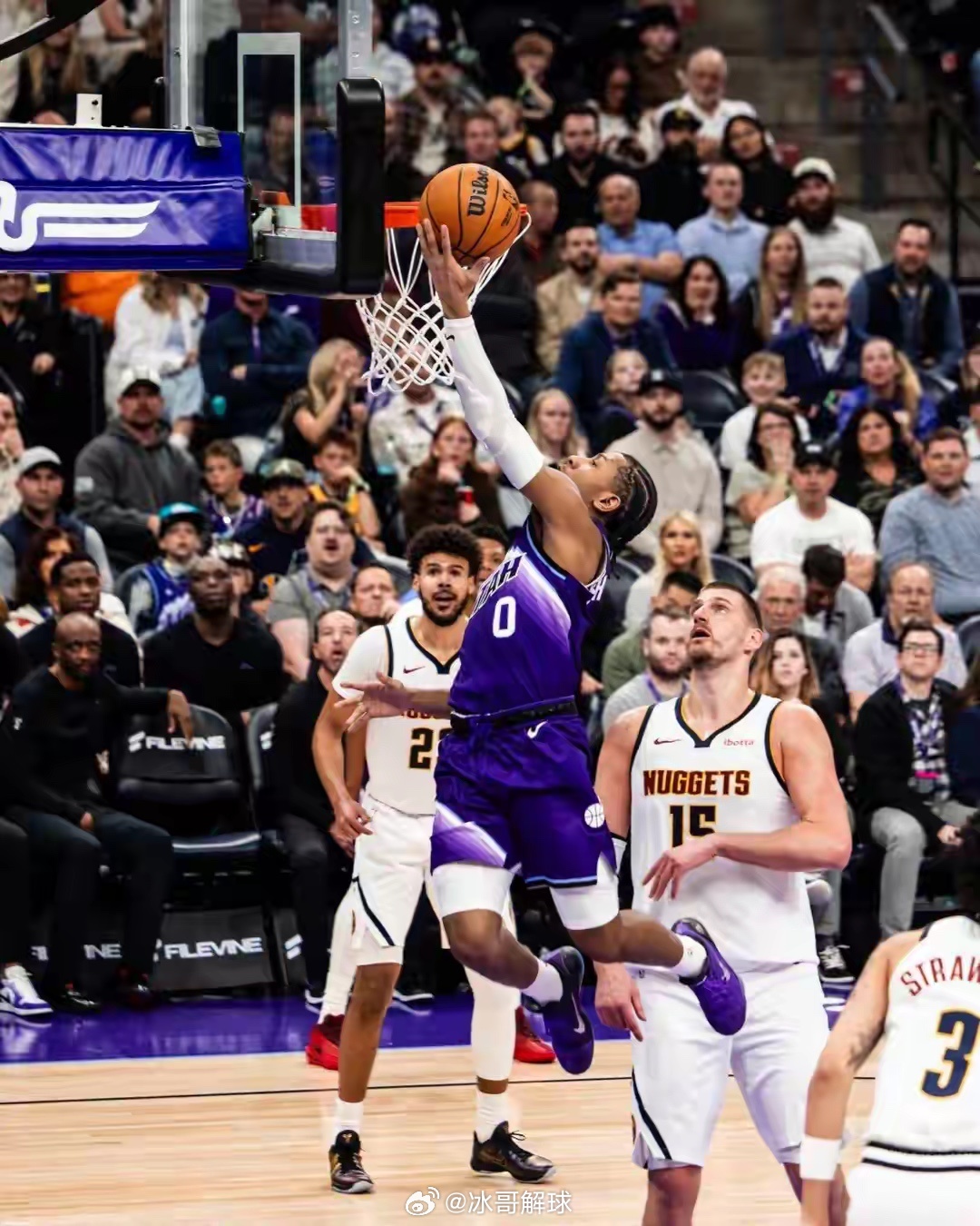 NBA常规赛，掘金客场130-117大胜爵士，豪取7连胜。约基奇15分17篮板1