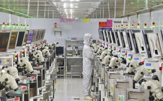 半导体卖原料、汽车错失电动化，两大支柱接连失守，日本要彻底跟不上时代发展了？
