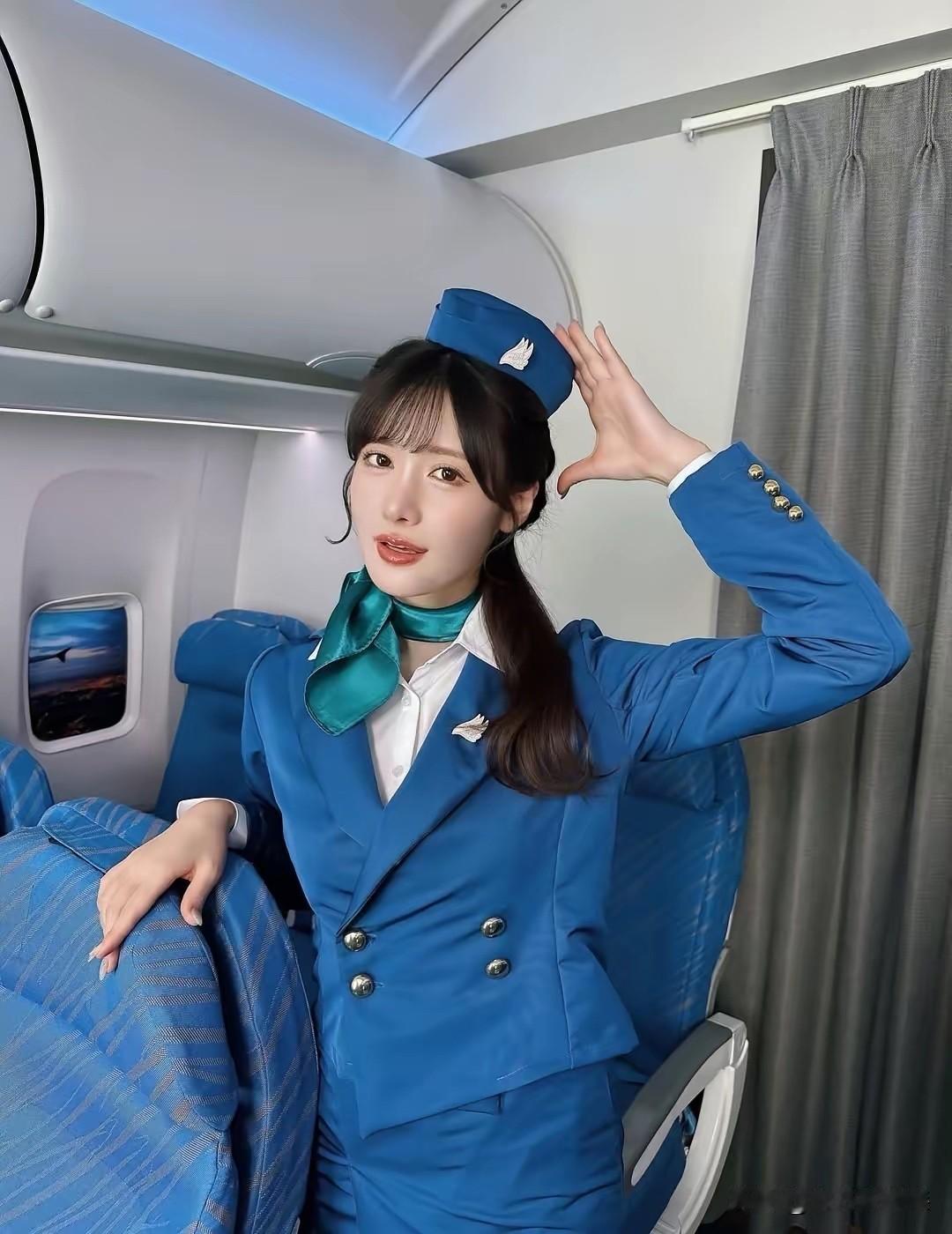 她在空姐里算不算最漂亮的？