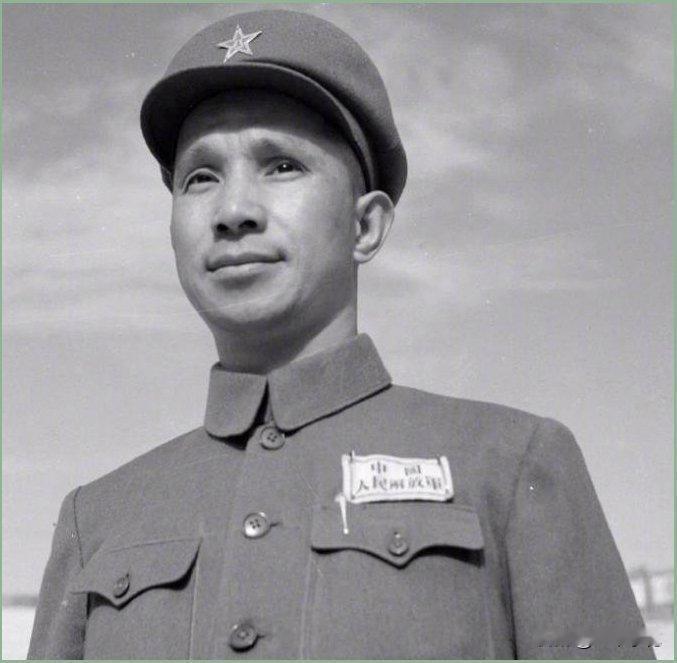 1948年粟裕三次抗命，高层震怒要换将，陈毅拍案而起：你们谁有他能打，这才有了歼