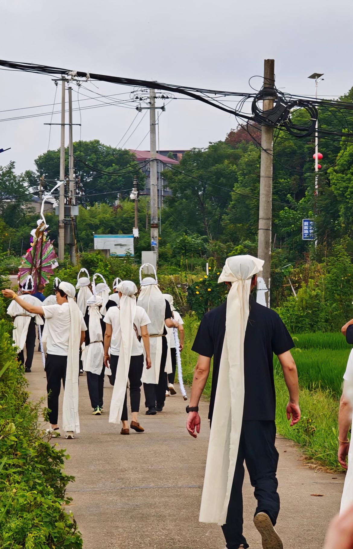 新的殡葬制度，将于将‬今年3月30号执行，大概意思就是：一切从简。

城里可以选