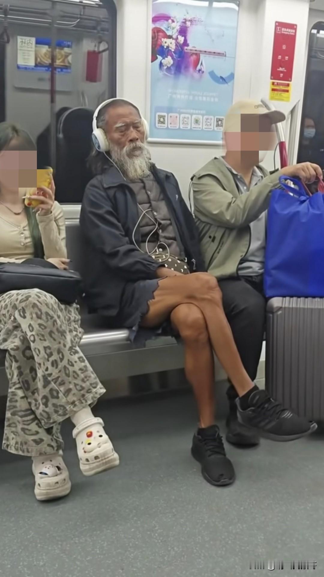 这份贵气，有一大半的功劳靠耳机贡献出来！