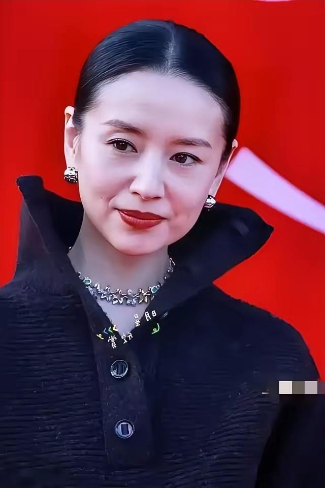 董洁在节目中谈起与王大治的往事时，控诉王大治当时不成熟，耽误了自己。随后被问到当