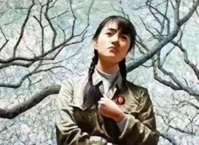 上海知青周敏兰在1979年冬天干了一件轰动全村的事。她把不到两岁的女儿放在炕上，