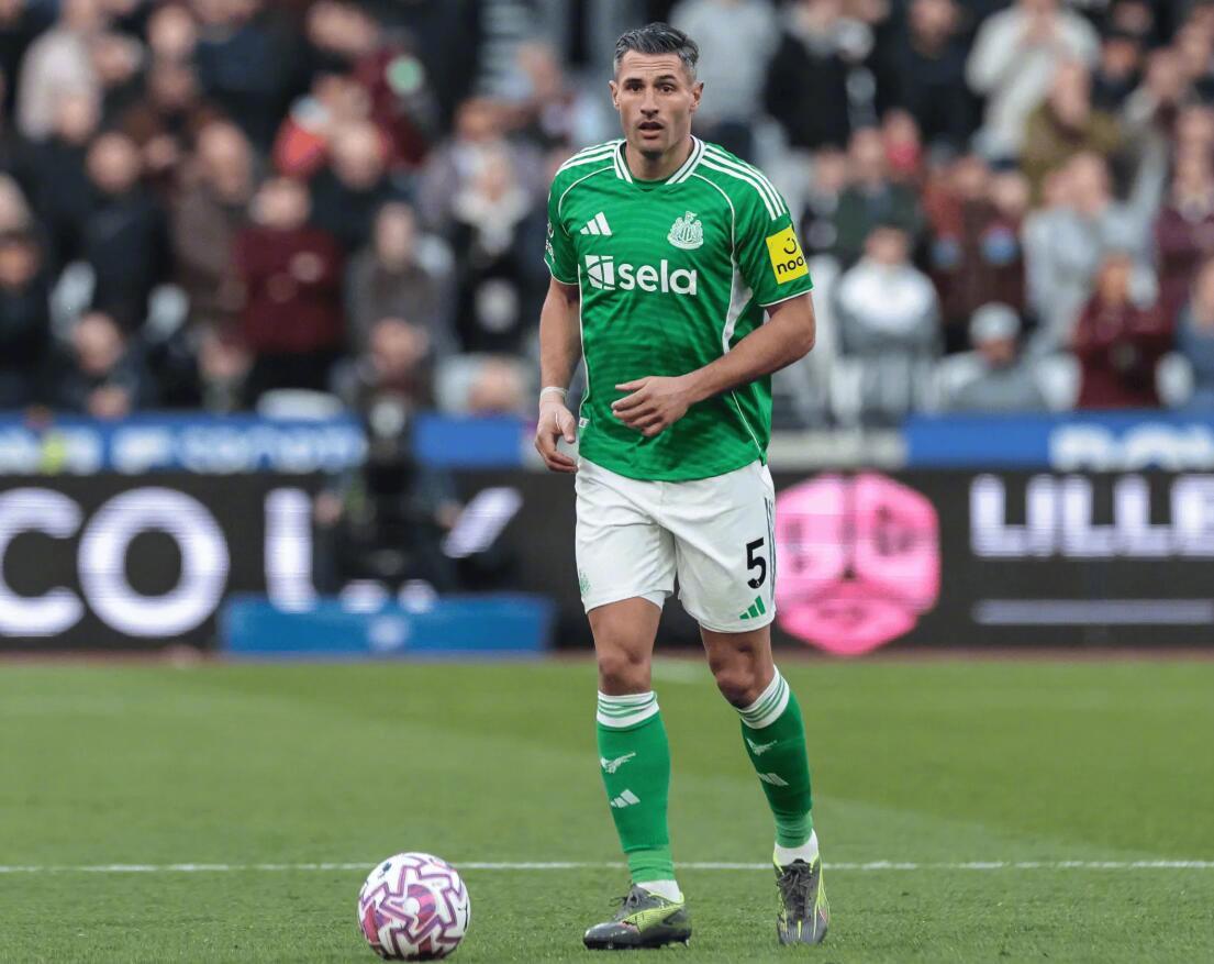 德国天空体育记者普勒滕贝格的报道，关于舍尔。这位33岁的中卫可能在冬窗就离开球队