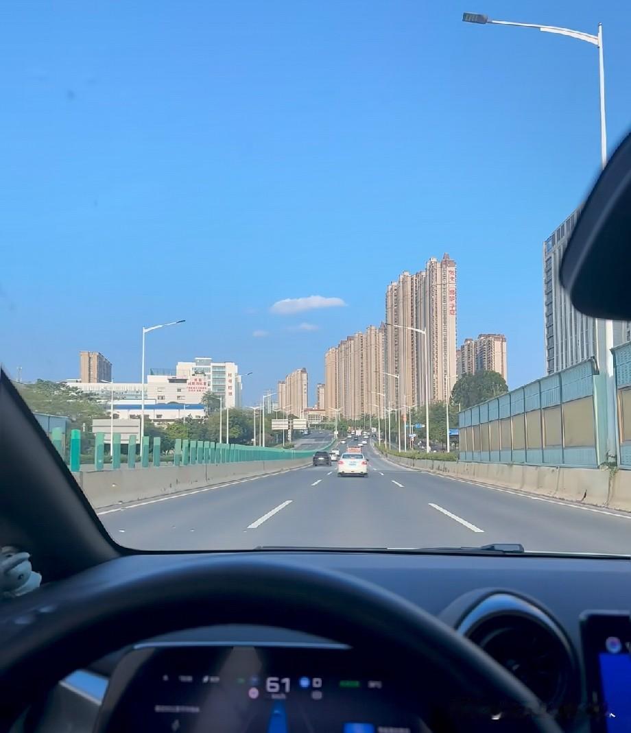 退休自驾跑5万公里！亲身实测油车、电车、混动，谁才是真靠谱
 
我退休这几年，基