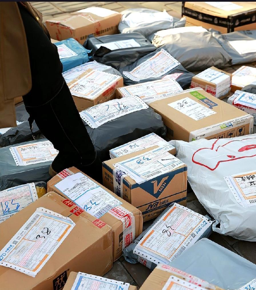 为何短短半年竟有225个包裹被“仅退款”，商家损失5万多元？一名山东买家利用平台