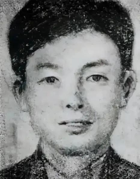 1930年，地下党员傅有智被捕，敌人把他带到了海滩，连开5枪，枪枪命中，谁知，等