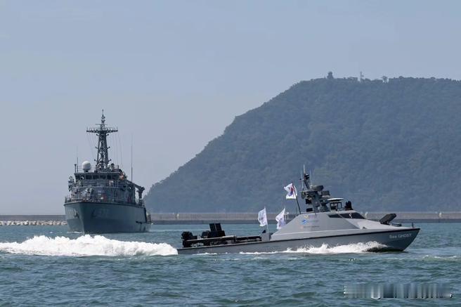 根据军闻网站“Naval News”7 日的报道，韩国海军近日与韩华系统合作，举