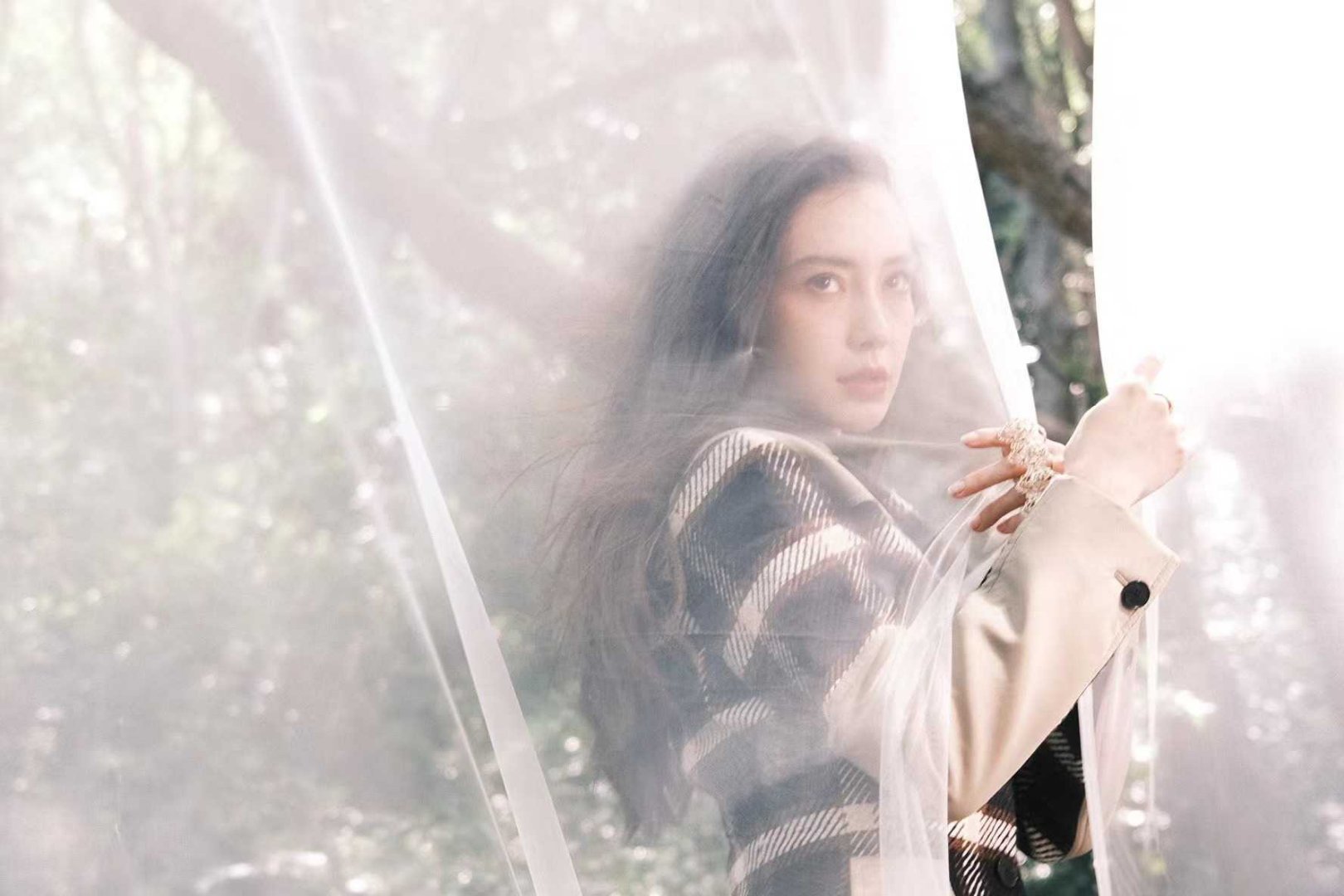 angelababy angelababy 在彼此江南烟雨里种下玫瑰，在信仰与黎