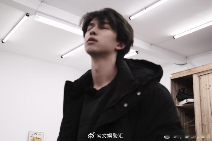 何浩楠说小帅一下  何浩楠说小帅回来了  当何浩楠宣告 “小帅回来了”，恰似一阵