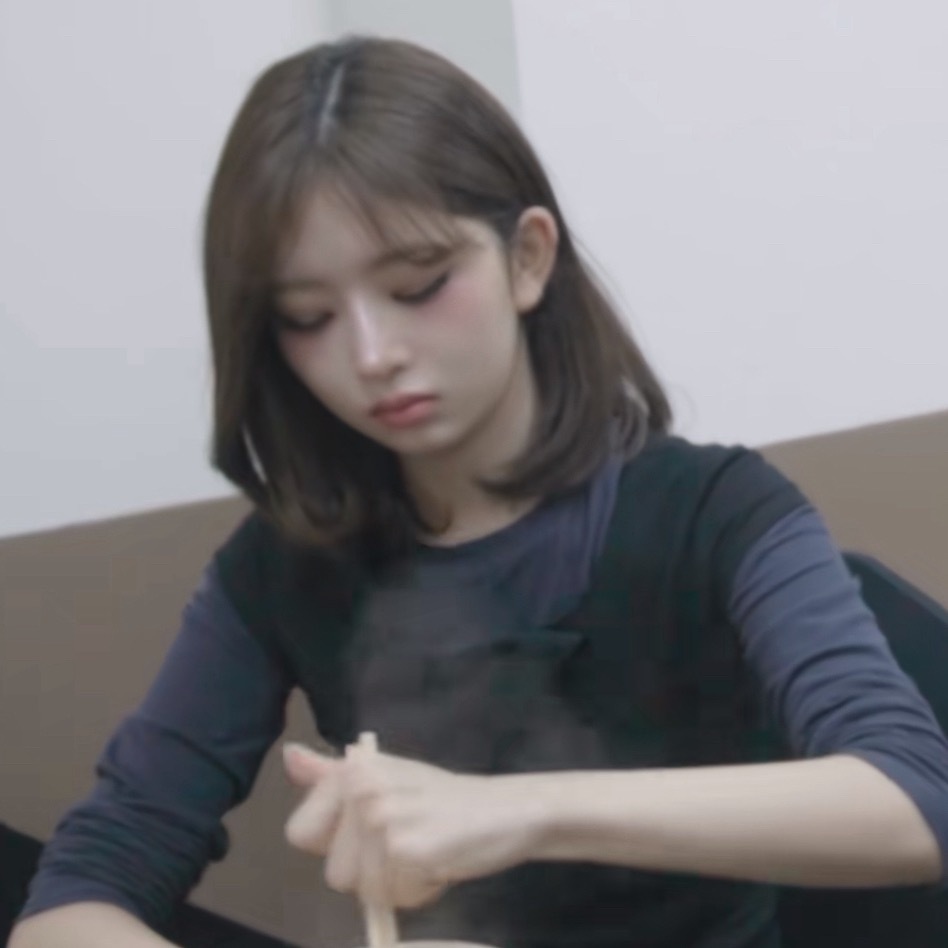 她只是静静在那拌个面我就又恨嫁了  专栏 · (๑ - ̫ • )♡♬摄入萌能量