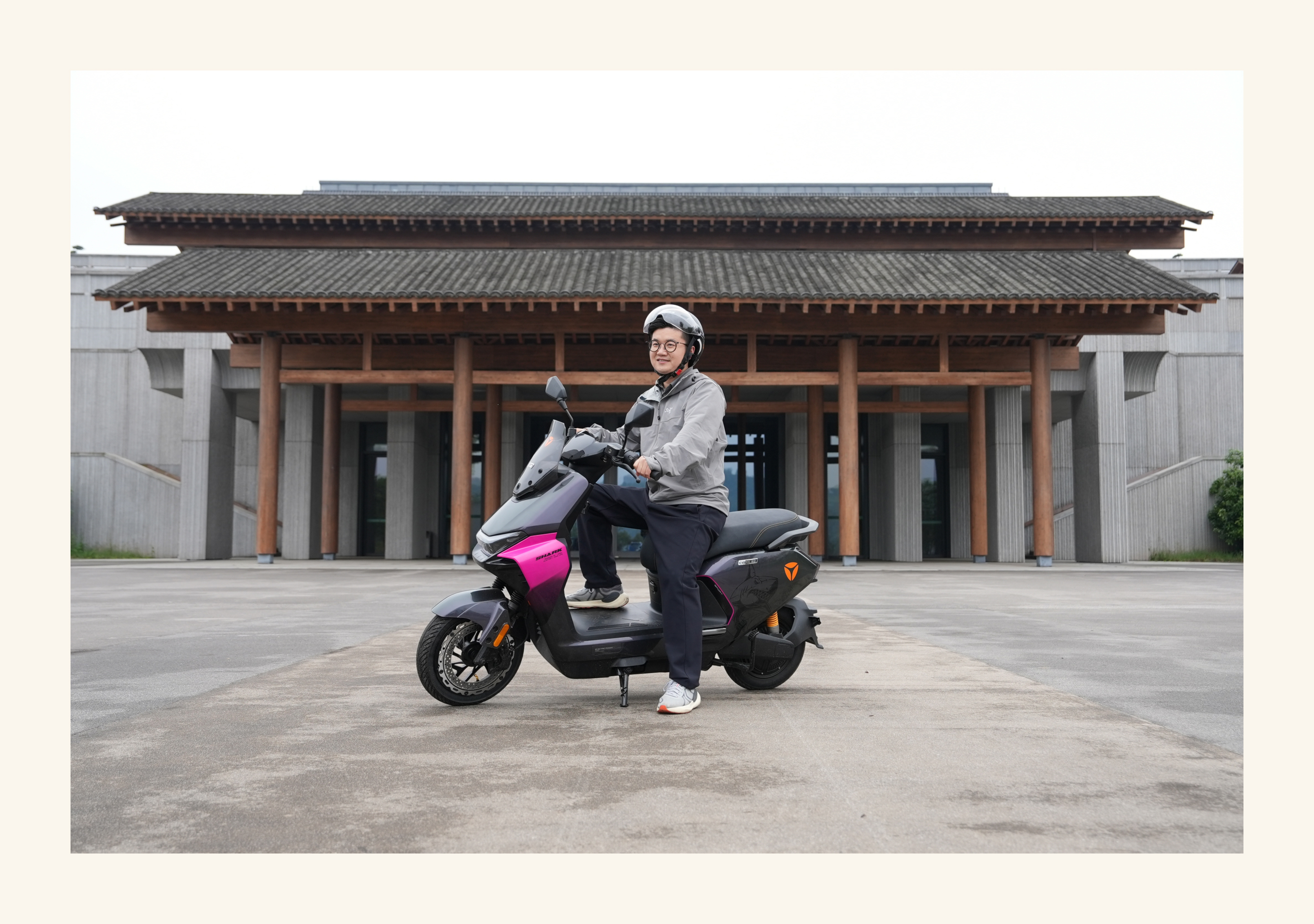 5块走不走，5块走不走，先上车后付钱，上车！