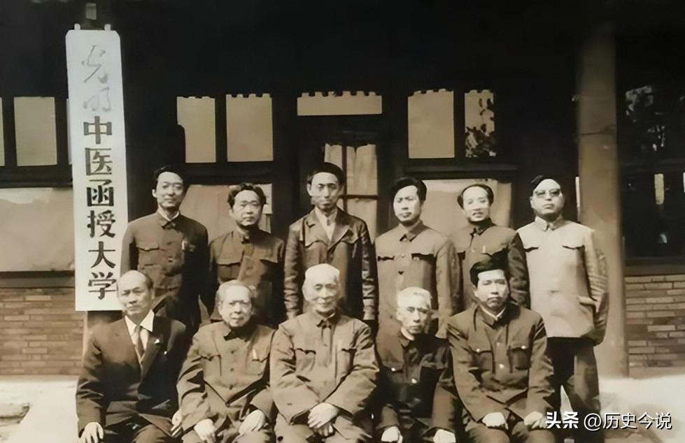 三授少将、百岁人生：童陆生78岁平反拒任职，一生坦荡铸军魂
 
阅读此文前，诚邀