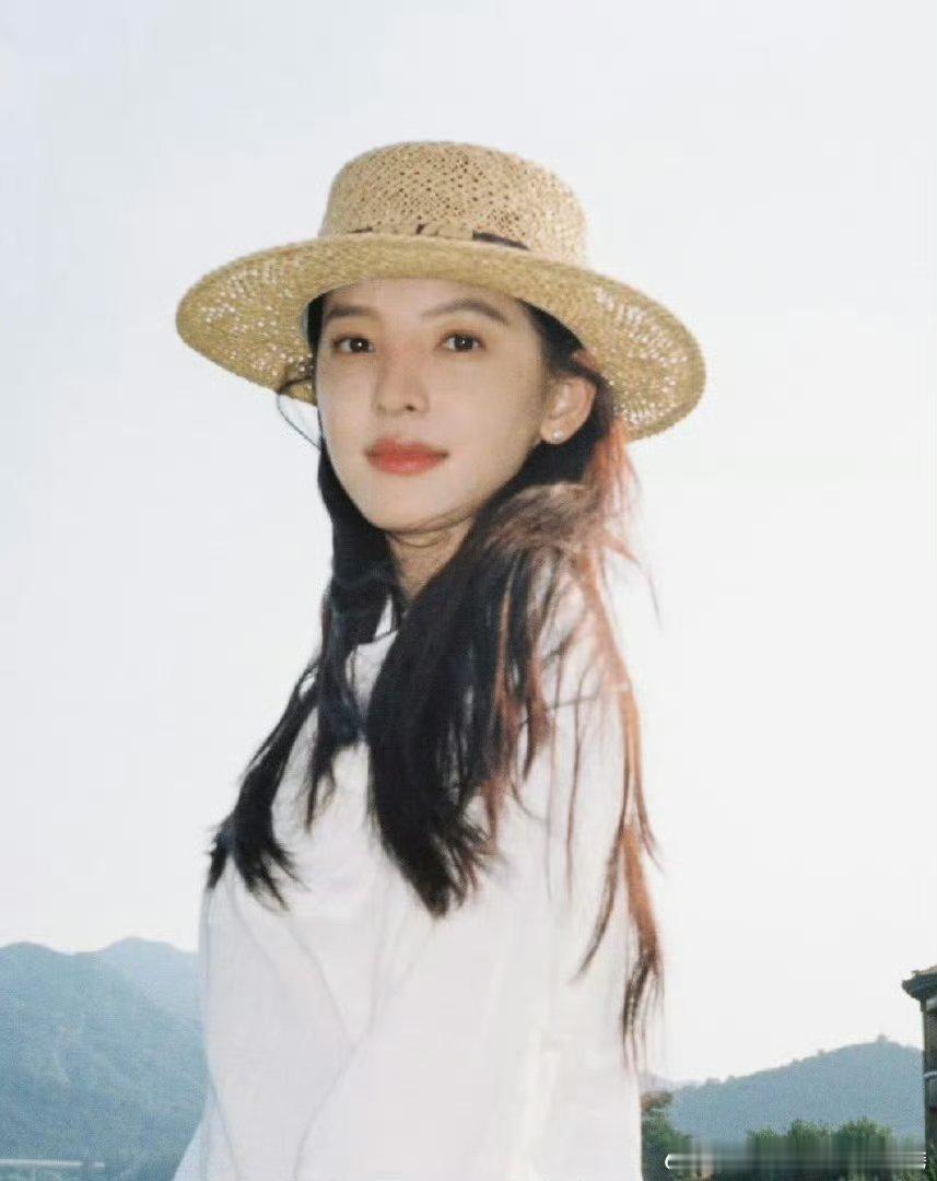 王安宇章若楠要合作新剧啦！两张都适合演校园男女主的脸