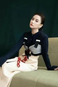 澳门赌王女儿何超莲说，“豪门”和“千金”这两个词都不是什么特别好的词，“豪门”依