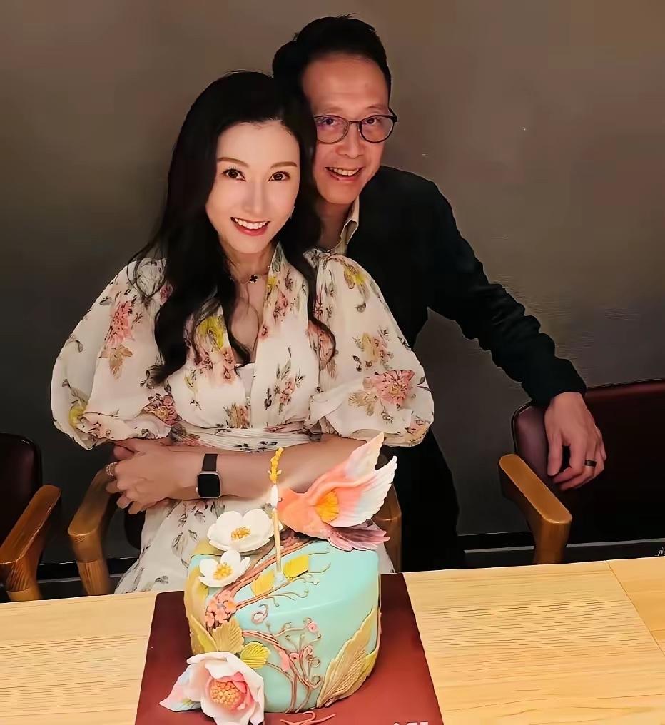 非常恩爱的一对香港明星夫妻