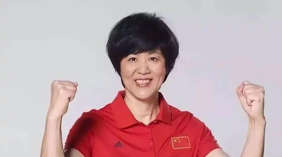 郎平新动态！深夜发文记录老友情谊，想让汤淼重新站起来，一张合影让网友破防。
 