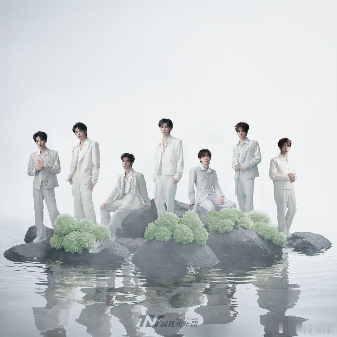 #沈腾时代少年团官宣战至巅峰# 敬请期待，沈腾与少年团强强联手，电竞圈要变天了。