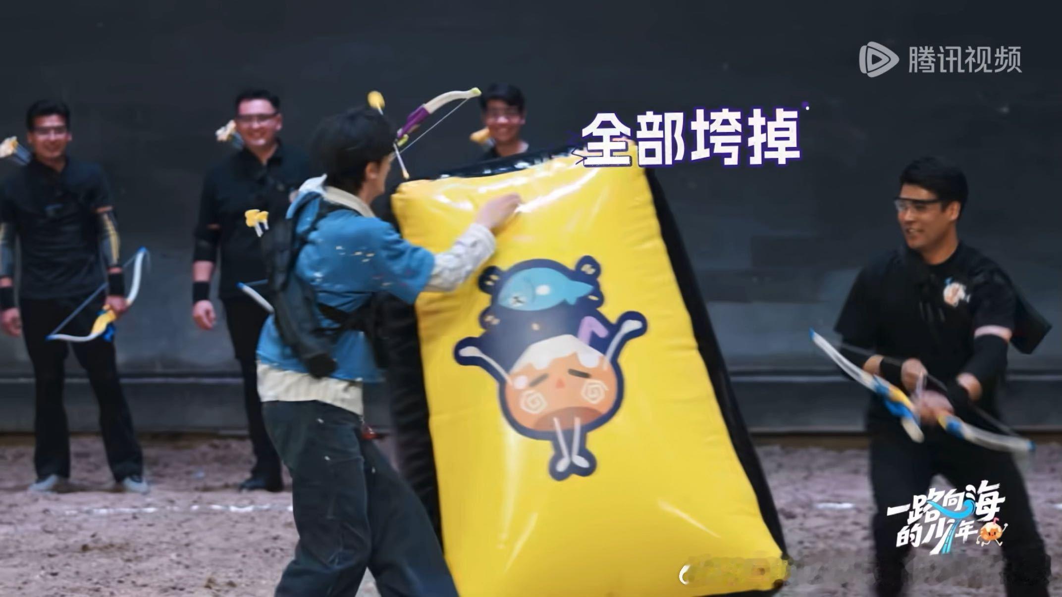 朱志鑫回怼徐志胜朱志鑫把徐志胜怼无语了一路向海的少年 TOP和专业人士PK全部垮