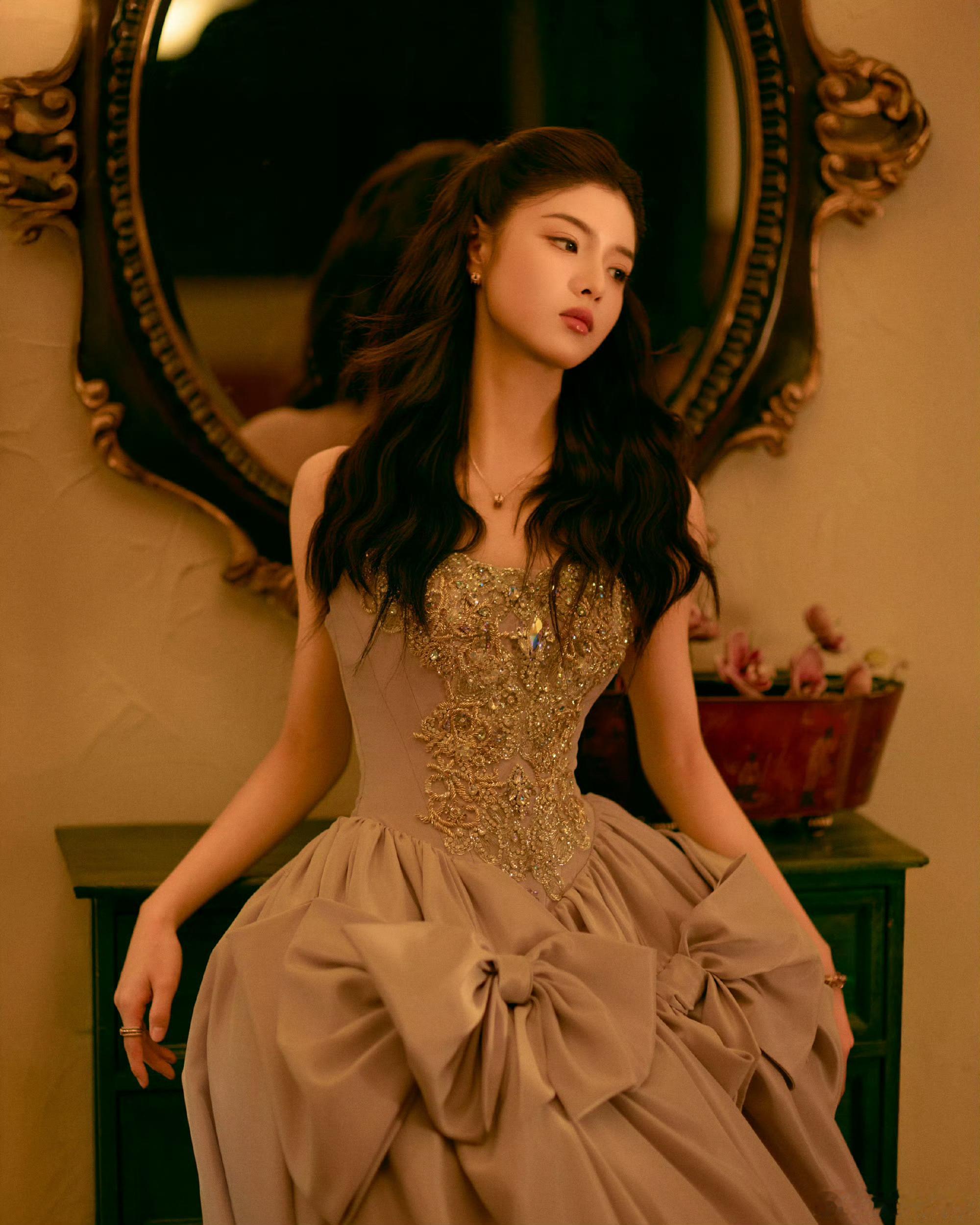 艾米尖叫之夜出图艾米尖叫之夜造型艾米小公主尖叫之夜造型，好美呀 