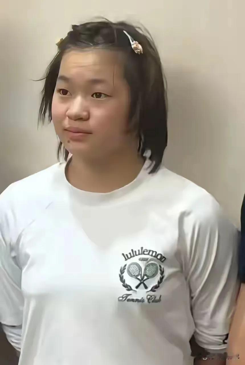 诶妈呀！全宝宝咋胖成这样了！她这是放任自流了吗？如果这样下去，还能参加下届奥运会