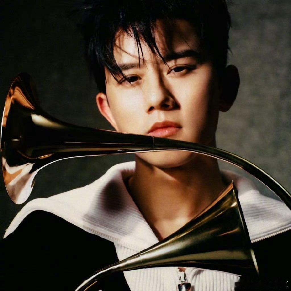 真的会因为人真诚单纯的勇气而感动不已……忍不住给你梆梆俩鼓励鼓励张冠李戴的喜剧人