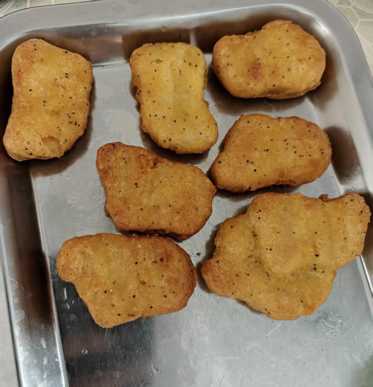 消费降级是真划算呀！
想吃炸鸡块，走到肯德基门口没进去，去超市，20买了一袋正大