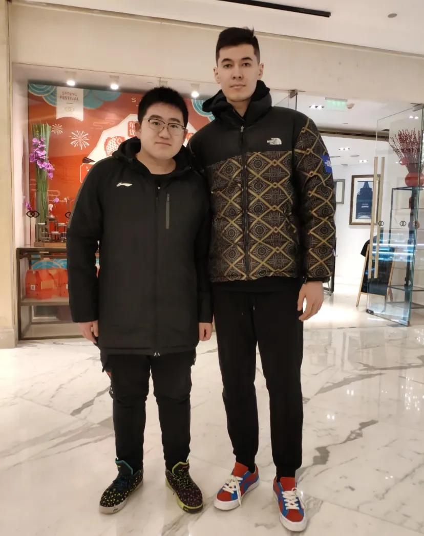 阿不都沙拉木·阿不都热西提，中国职业篮球运动员，司职前锋，效力于CBA新疆广汇飞