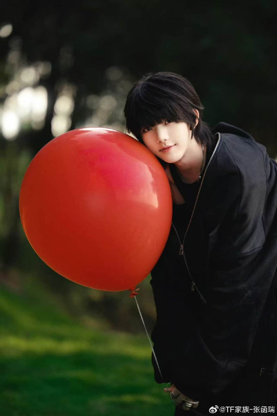 张函瑞17岁发了17张生日照张函瑞17岁生日发了17张照片 张函瑞17岁生日啦 