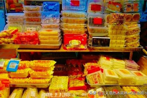 5月15日，首届中国新文创市集暨潮玩游园会在北京朝阳公园启幕，“京城非遗美食荟”
