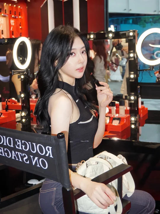 打卡💄💋和热巴一起玩转红人馆～～