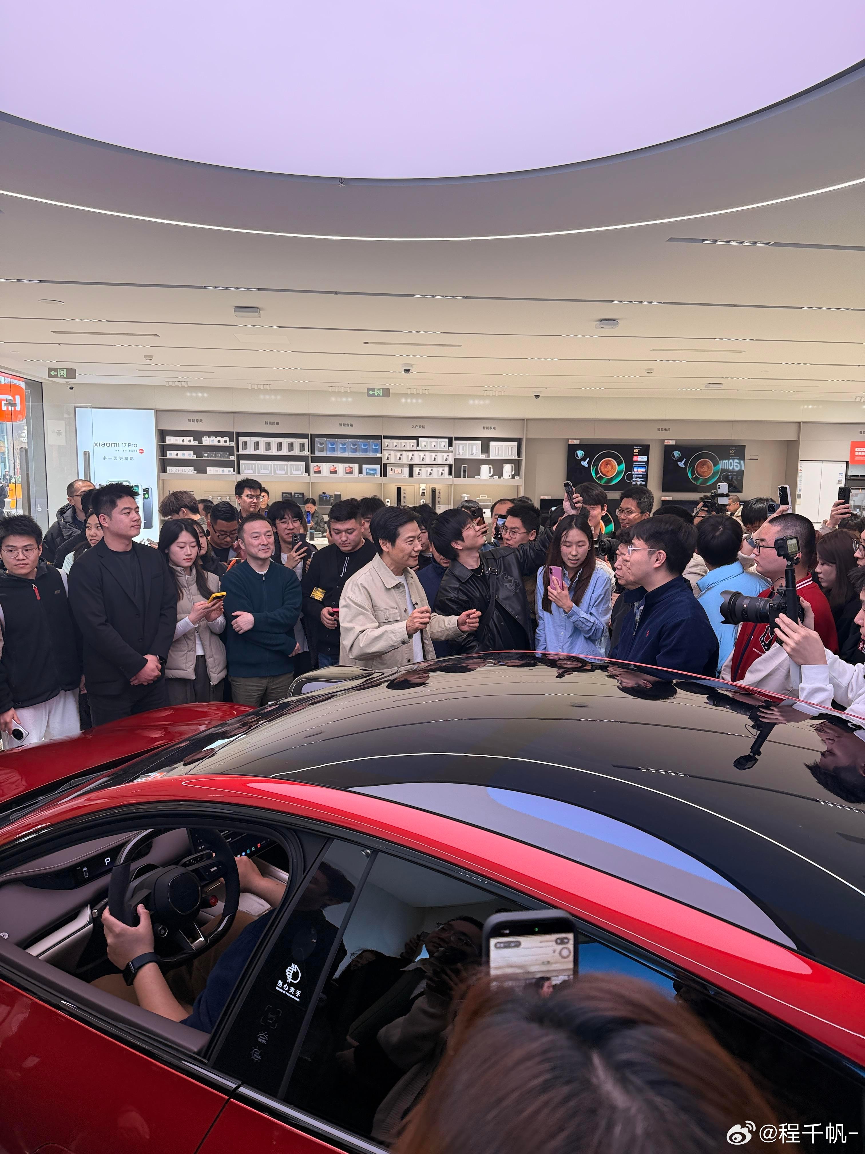 新SU7激发中国新能源车消费热中国新能源汽车再提速  新SU7销量怎么样，今天全