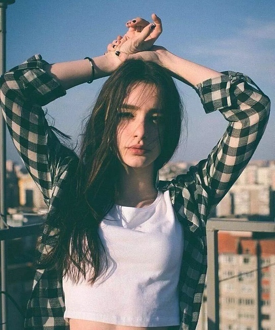 建议不要随便干涉他人的命运每个人都有自己的人生轨迹与选择，别轻易干涉他人的命运。