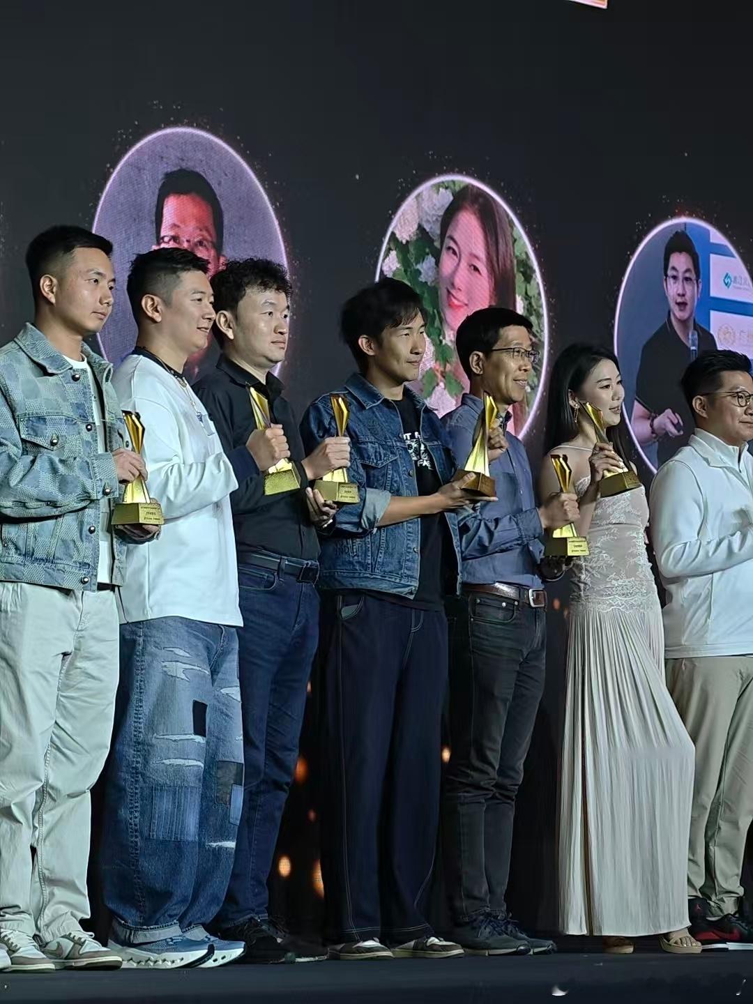 感谢易车给的奖项 