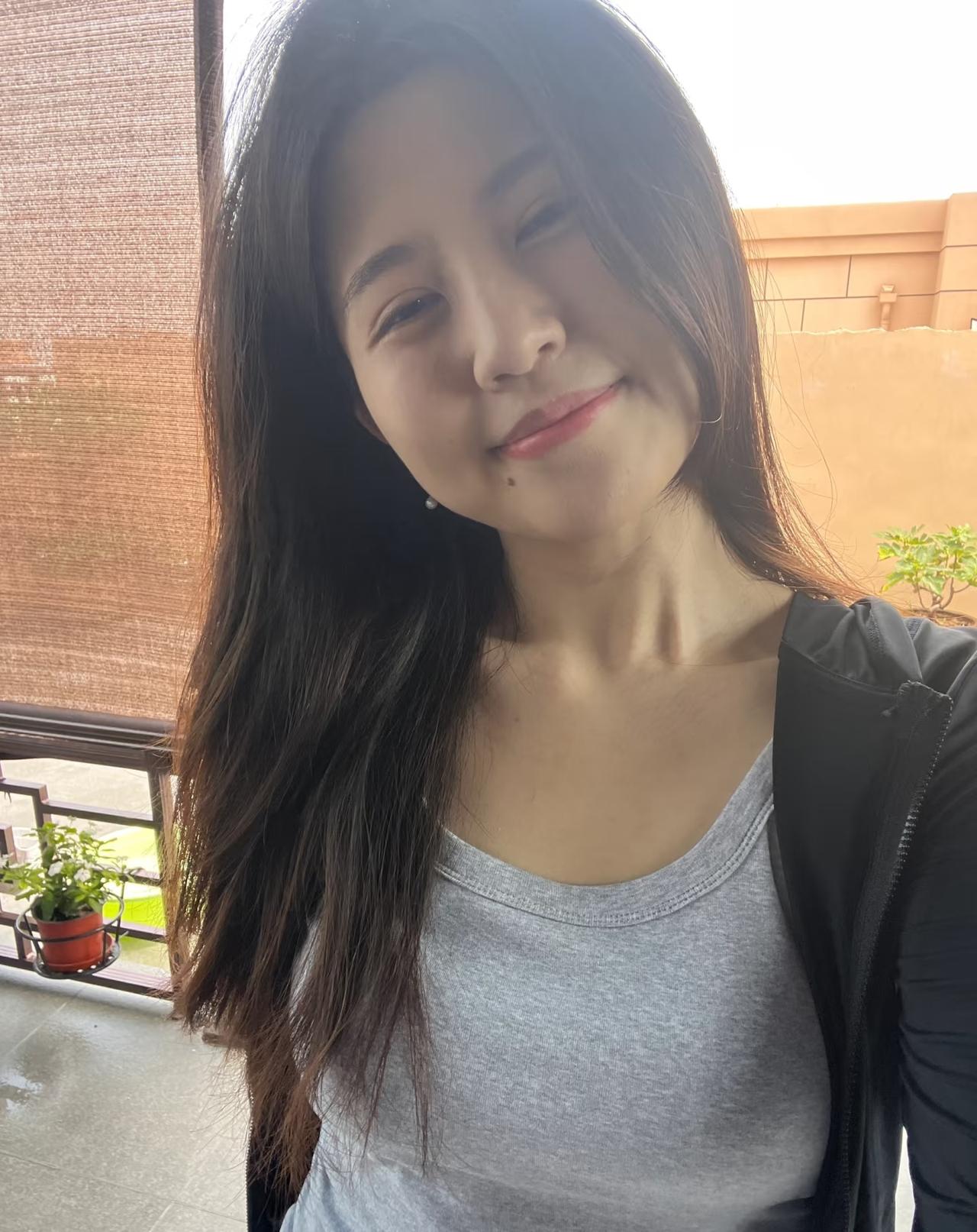 忠贞不渝的心 
在妈妈那个年代遍地都是
 
妈妈总说，她们那时候的感情，简单又执