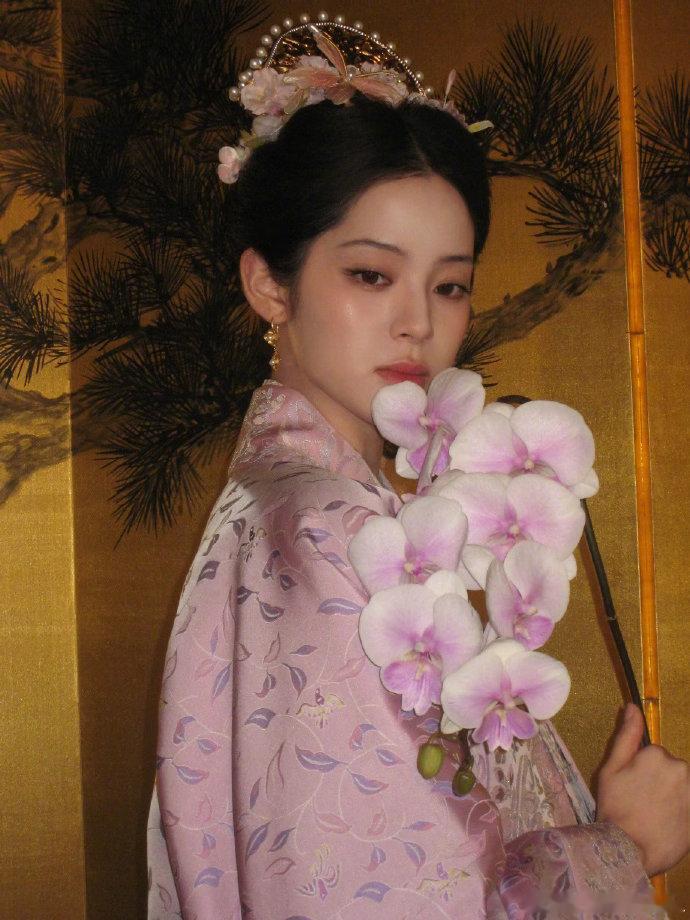 娱乐欧阳娜娜竹林旗袍造型美神降临欧阳娜娜生日会新中式look 好美的娜娜啊啊啊啊