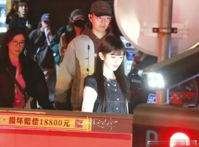 鞠婧祎的团队是大换血了吗怎么感觉整个人都有点认不出来了。 