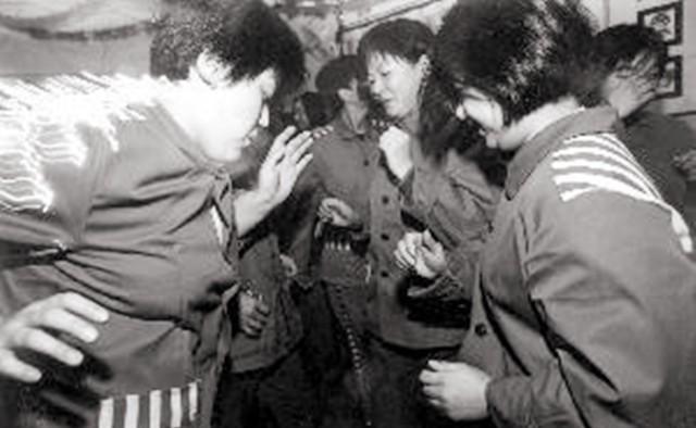 1996年，陶世琴挪用公款50万被判死缓，监狱却用其特长让其管财务

一个优秀的