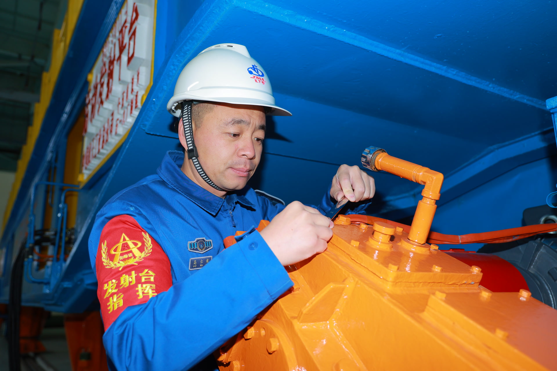 神舟二十一号船箭组合体转运至发射区，近日将择机实施发射