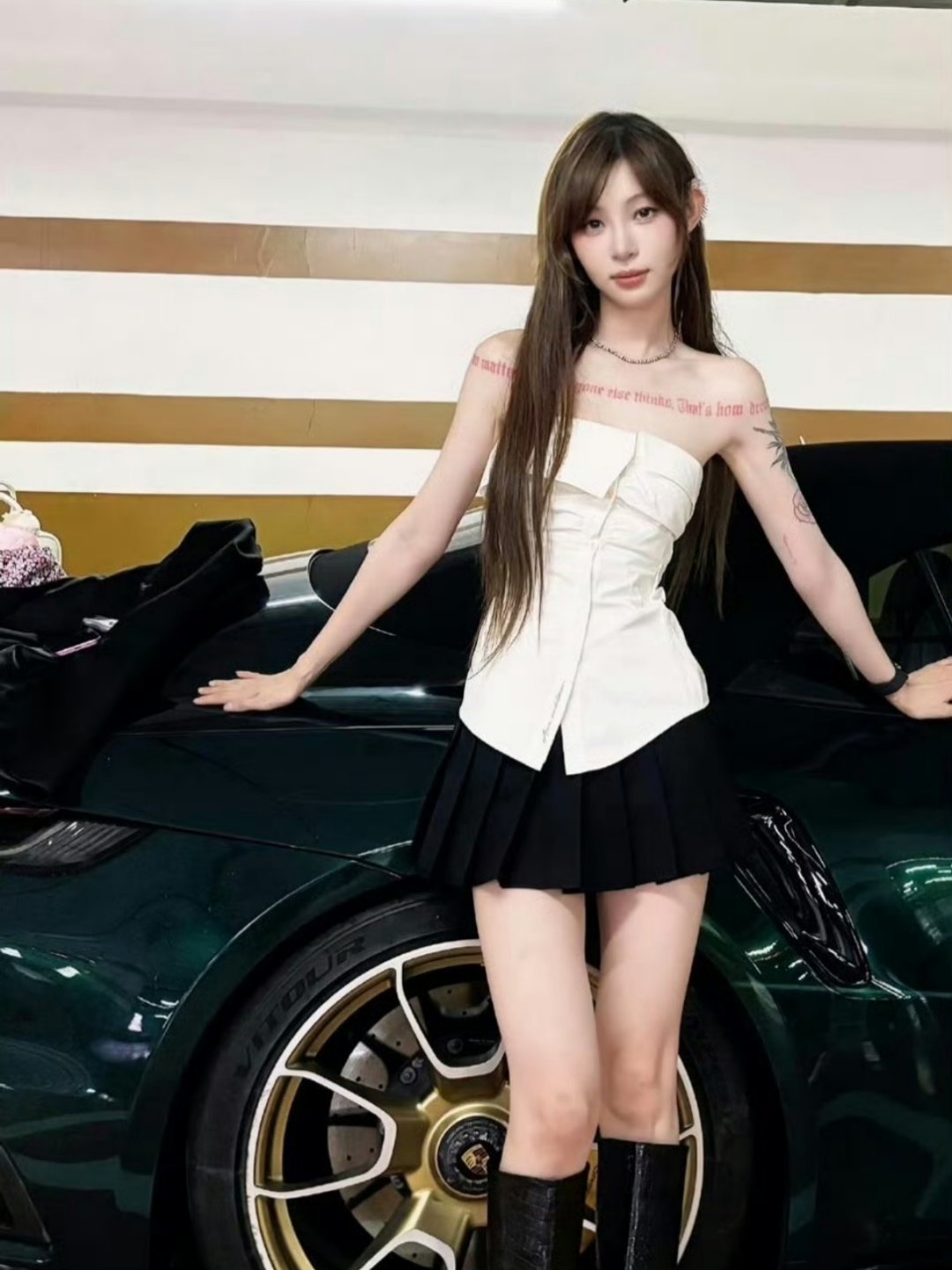 痞幼做医美了 机车女神痞幼做了法令纹微调，属于抗衰保养，并非整容。从微调后效果来