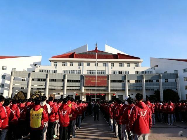 这次香港女排的事儿，真能把人气得肺管子都炸了！

我们气愤的根本不是他们0比3输